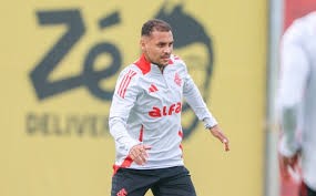 Internacional encerra preparação e viaja para duelo contra o Corinthians em São Paulo