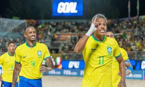 De forma dramática, Brasil vence Itália no Mundial de futebol de praia