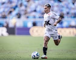 Santos perde do Grêmio pelo Brasileiro e chega ao quarto jogo sem vencer