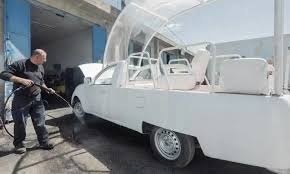 Papamóvel será transformado em unidade de saúde para crianças em Gaza