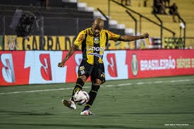 Novorizontino bate Paysandu com três de Nathan Fogaça e cola no G4 da Série B