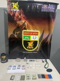 Polícia Militar prende cinco homens por tráfico e apreende mais de cem porções de drogas em VG