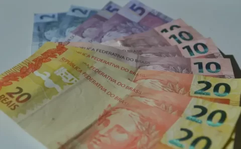 Empresas procuraram menos crédito em março