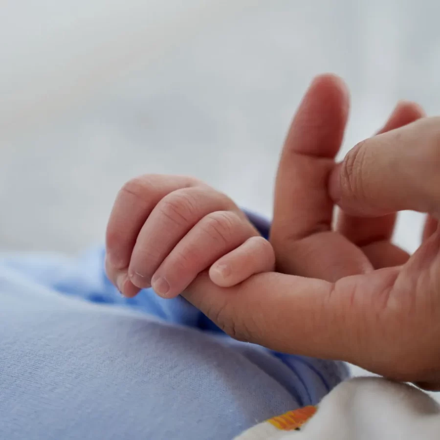 Vírus sincicial: injeção reduz em 83% risco de hospitalização de bebês