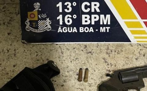 Polícia Militar prende quatro homens e apreende arma e munições durante evento em Água Boa