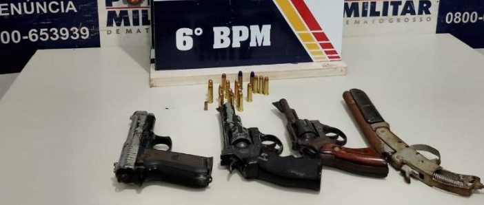 Polícia Militar prende homem com quatro armas dentro de residência em Cáceres