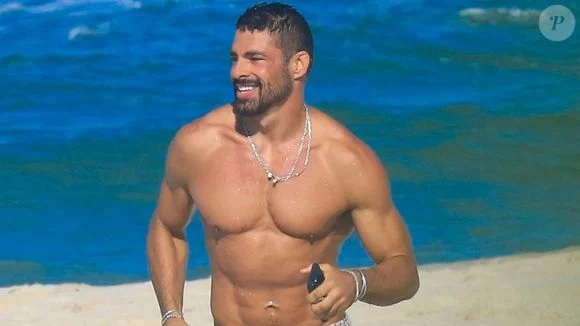 Cauã Reymond tirou feijão e arroz da dieta? Aos 45 anos, o César de ‘Vale Tudo’ tem um motivo simples para não comer muito o prato favorito de muitos brasileiros