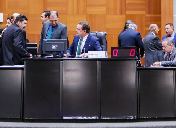 MT:  INVESTIGAÇÕES E DENÚNCIAS:  Consignados e suposto desvio de emendas causam tensão na ALMT