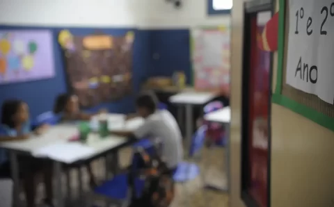 Lula assina decreto que cria Prêmio Nacional da Educação