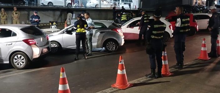 Operação Lei Seca resulta em seis autuações criminais e remoção de 40 veículos em Várzea Grande