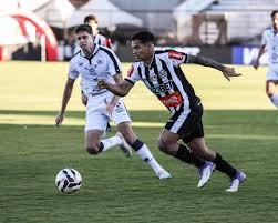 Com virada no final, Remo vence Athletic e encosta no G4 da Série B