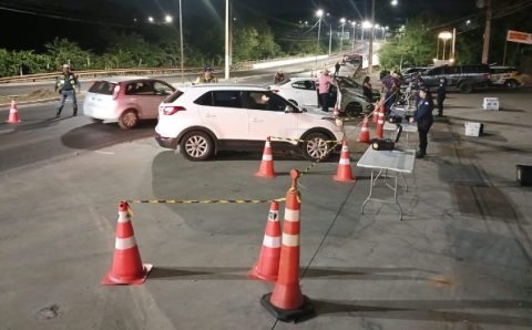 Operações Lei Seca terminam com 13 motoristas presos por embriaguez ao volante na madrugada deste domingo (8)