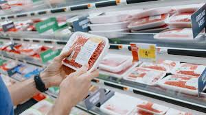 Microplásticos liberados por embalagens contaminam alimentos, mostra estudo