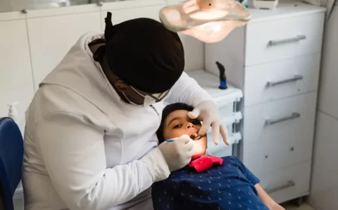 Cuidado com saúde bucal de crianças e adolescentes é desigual no Brasil