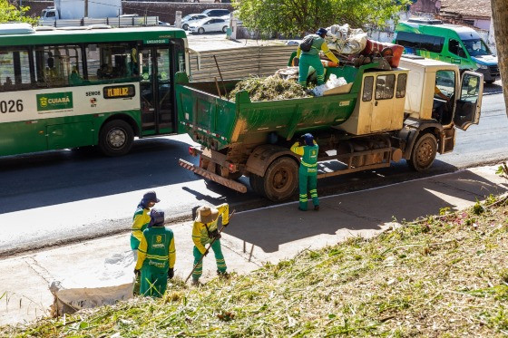 MT:  SERVIÇOS INTEGRADOS:   Prefeitura de Cuiabá faz grande operação de limpeza e iluminação no Morro da Luz