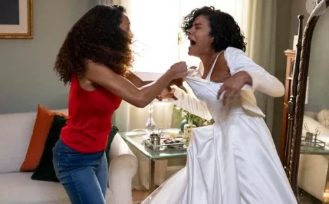 Um dos momentos mais dramáticos de ‘Vale Tudo’! Raquel rasga vestido de noiva de Maria de Fátima: veja como foi a cena na novela de 1988