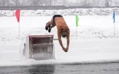 Imersão em água gelada traz algum benefício à saúde?