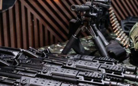 Governo de MT entrega R$ 6 milhões em fuzis, metralhadoras e equipamentos para a Polícia Militar