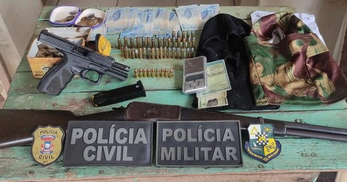 Ação integrada da PM e Polícia Civil recolhe armas, munições e porções de maconha em zona rural