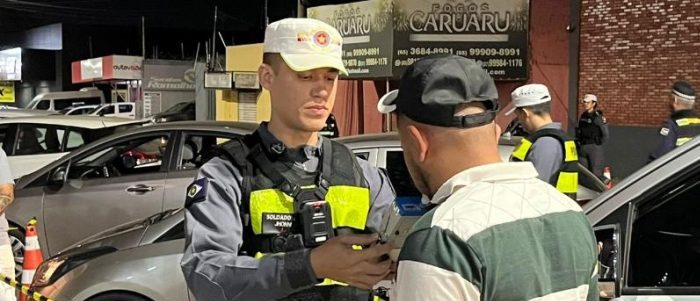 Operação prende oito pessoas e remove 46 veículos em Várzea Grande