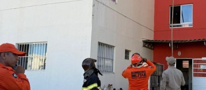 Corpo de Bombeiros extingue incêndio em prédio residencial em Sinop