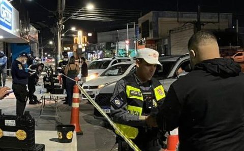 Duas edições da Operação Lei Seca resultam em 13 prisões e 26 veículos removidos em Cuiabá
