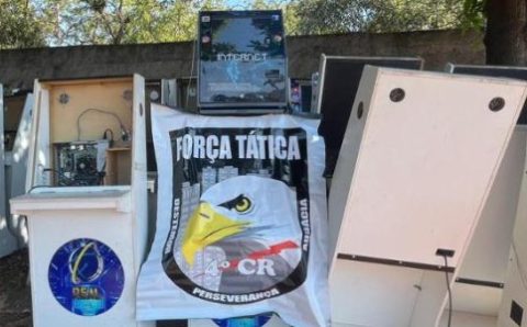 Força Tática apreende 65 máquinas caça níquel armazenadas em uma casa em Rondonópolis