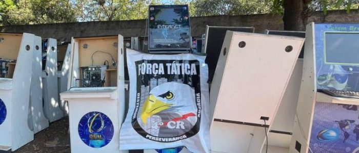 Força Tática apreende 65 máquinas caça níquel armazenadas em uma casa em Rondonópolis