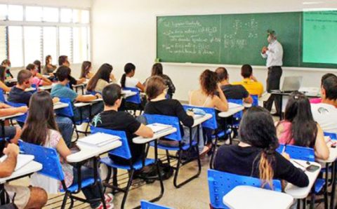 MT:  CRISE NA EDUCAÇÃO PÚBLICA:   Prefeito ameaça com processo e a privatização do ensino em Cuiabá
