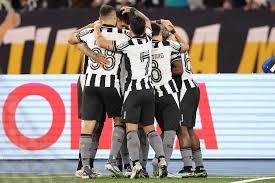 Botafogo bate Red Bull Bragantino e larga em vantagem nas oitavas da Copa do Brasil