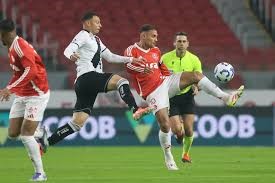 Expulsão de Léo Jardim: Vasco pede afastamento de árbitro