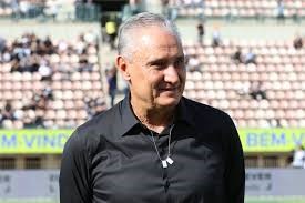 Preleção, seriedade e emoção: o retorno de Tite ao Pacaembu como ‘técnico’ do Corinthians