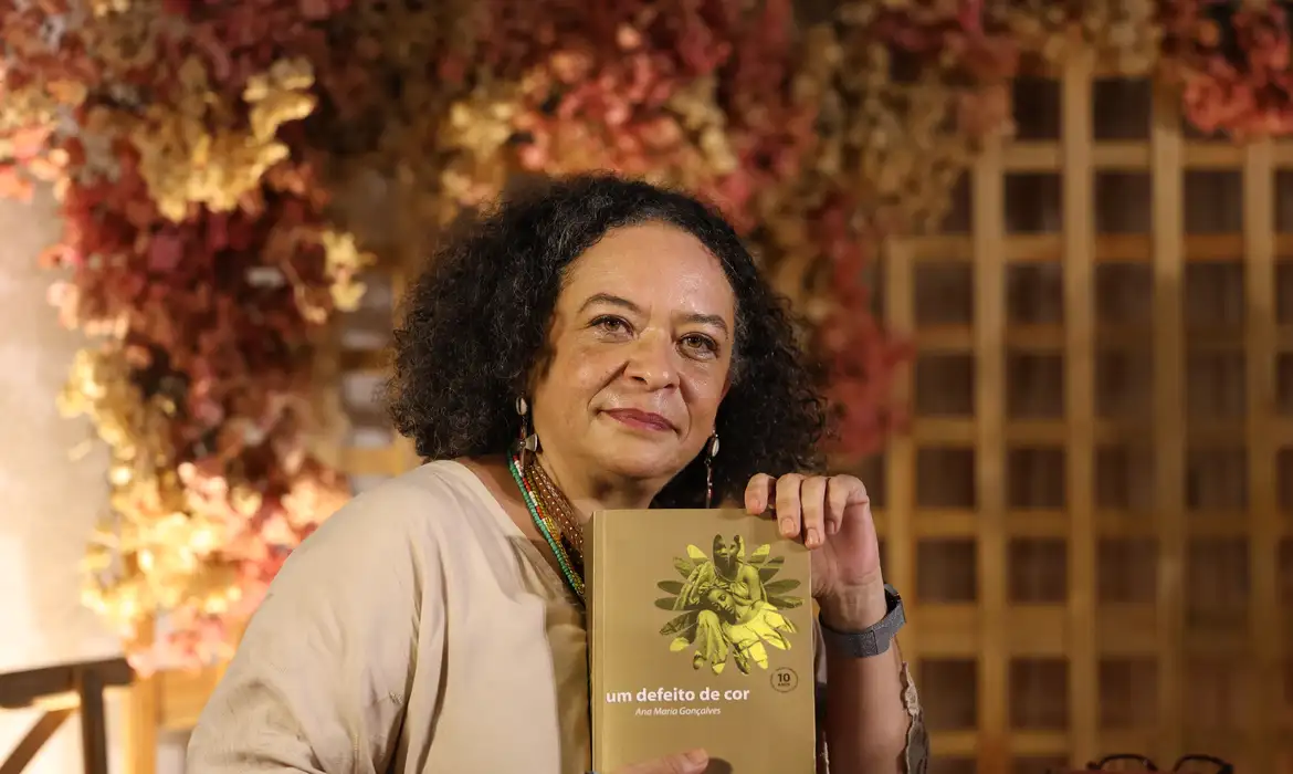 3ª edição do Fliparacatu celebra a escritora Ana Maria Gonçalves