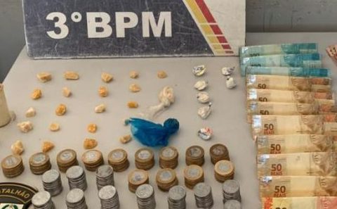 Polícia Militar liberta vítima de cárcere privado e desarticula ponto de venda de drogas
