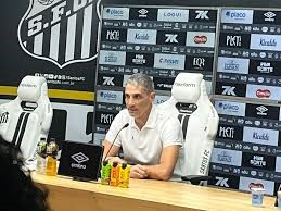 Vitória demite Carille após tomar oito do Flamengo pelo Brasileiro