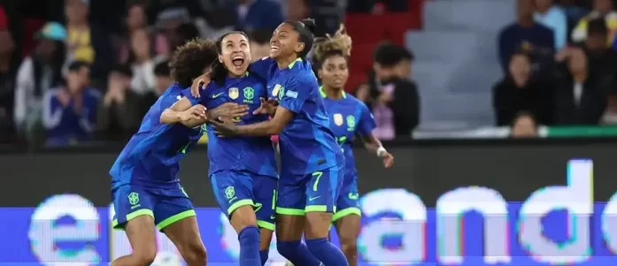 Em final emocionante, Brasil bate Colômbia e é campeão da Copa América