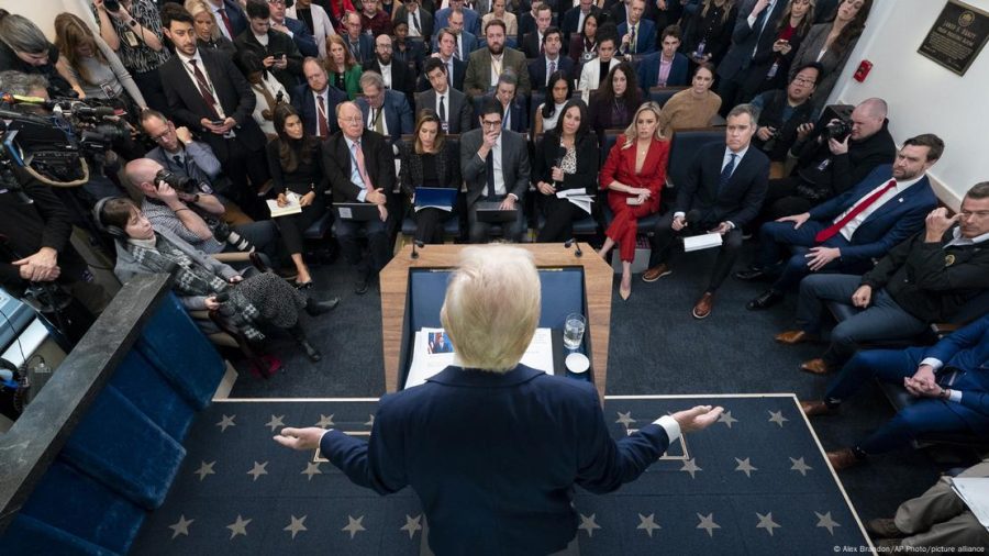 Trump quer restringir vistos de estudantes e jornalistas