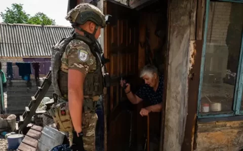 O dilema de ucranianos do Donbass forçados a fugir