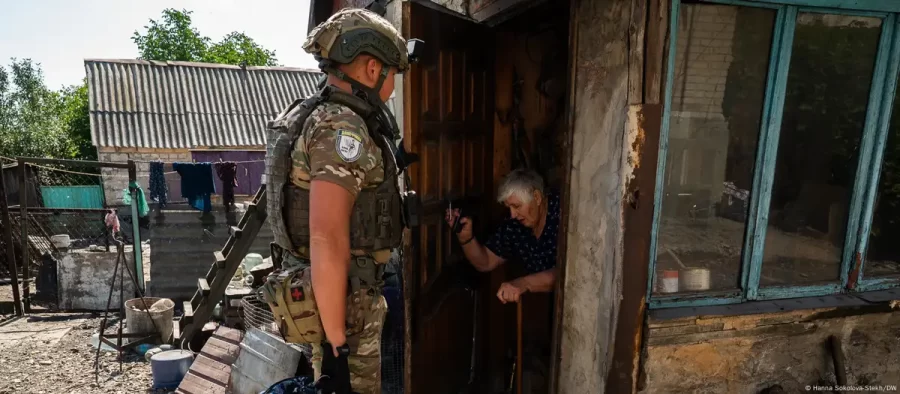 O dilema de ucranianos do Donbass forçados a fugir