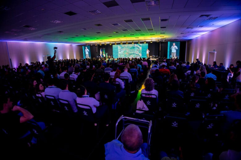 MT:  Aprosoja MT reuniu mais de 600 pessoas em seu V Simpósio Técnico e debateu estratégias para superar entraves do setor