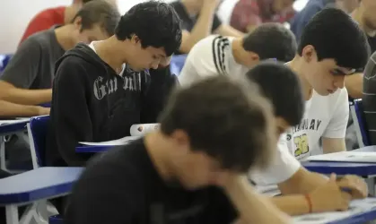 Estudantes do ensino integral têm notas maiores no Enem, diz estudo