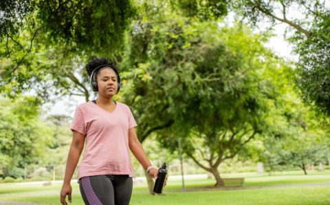 Tempo ao ar livre ajuda a prevenir casos de miopia
