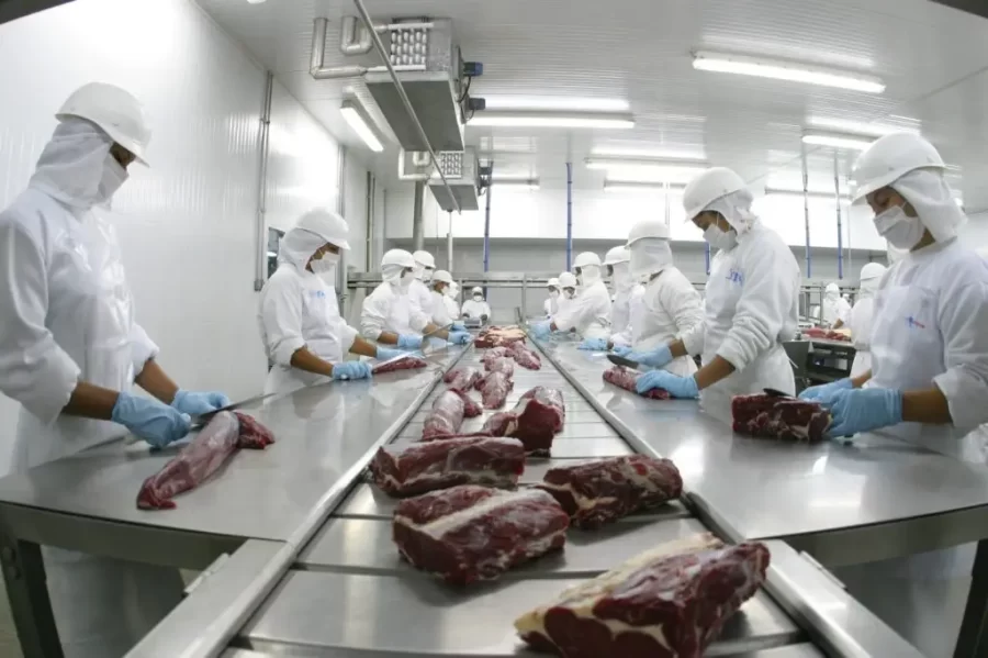 MT:  Mato Grosso exporta 368,8 mil toneladas de carne bovina para 77 países no primeiro semestre