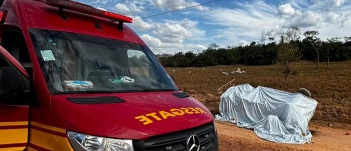 Corpo de Bombeiros atende ocorrência de tombamento de caminhão-tanque na MT-419