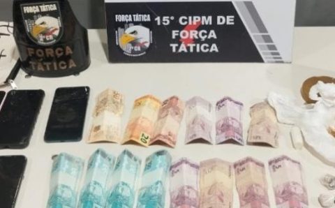Força Tática prende duas pessoas por tráfico e apreende diversas porções de maconha e pasta base de cocaína
