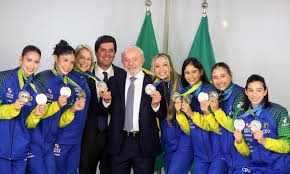 Lula anuncia criação de universidade dos esportes