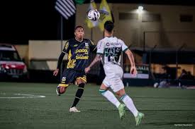 Com gol no fim, Coritiba bate Novorizontino e assume a liderança da Série B