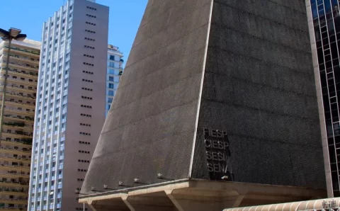 Com tarifaço dos EUA, Fiesp mantém projeção de alta do PIB em 2,4%