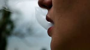 Cigarro aumenta risco de ansiedade e depressão em adolescentes