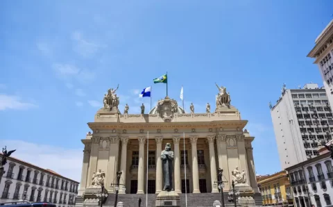 Exposição no Palácio Tiradentes celebra os 75 anos do Maracanã